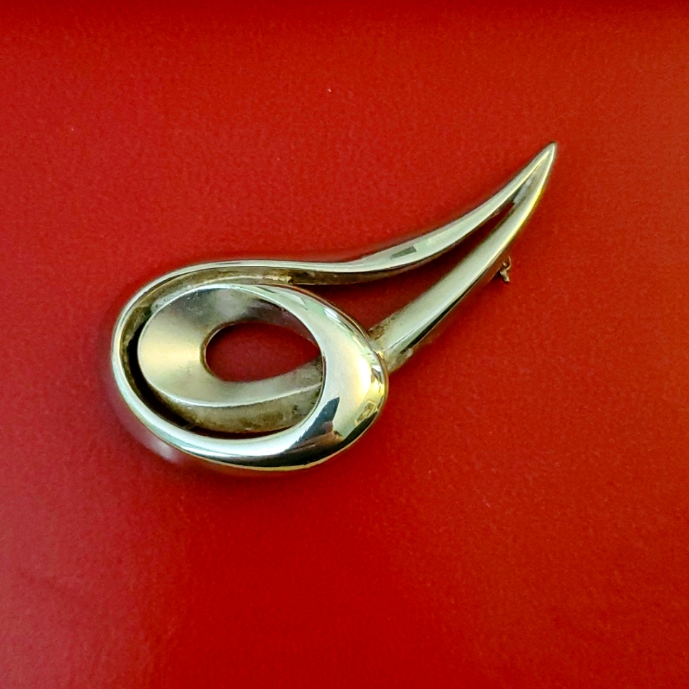 MJent 1970s Brooch